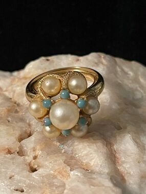 Avon Gold-Tone Pearl and Turquoise Accent Cluster Ring
